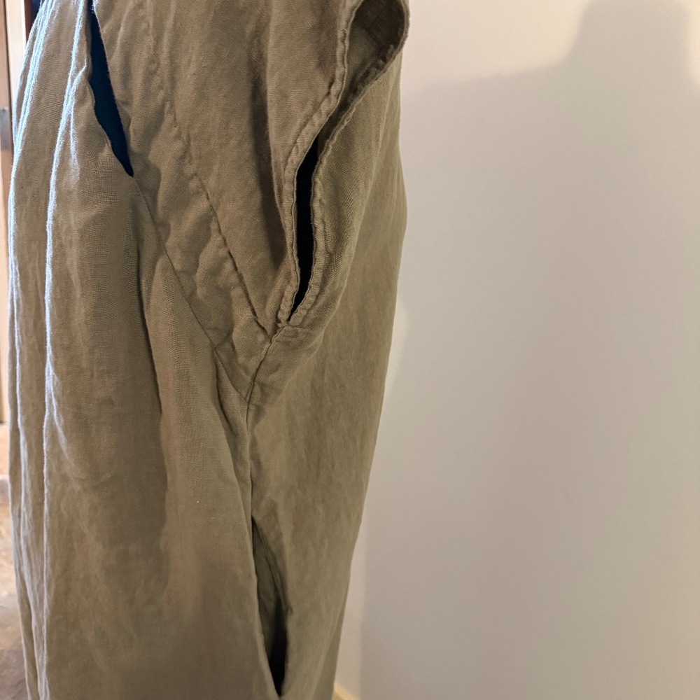 Black Crane "Back Slit" Linen Dress - Picture 4 of 6